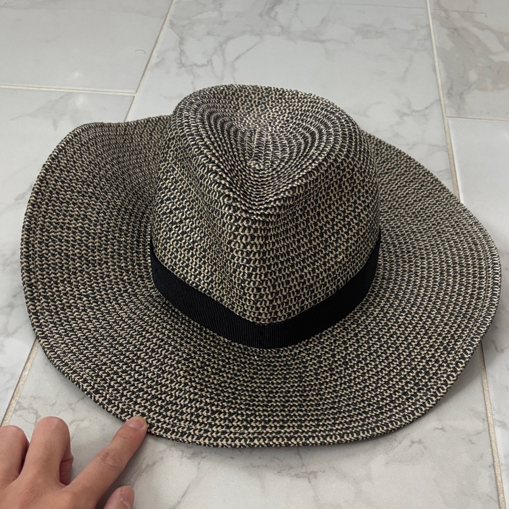 NWT J. Crew Black and Tan Woven Packable Hat